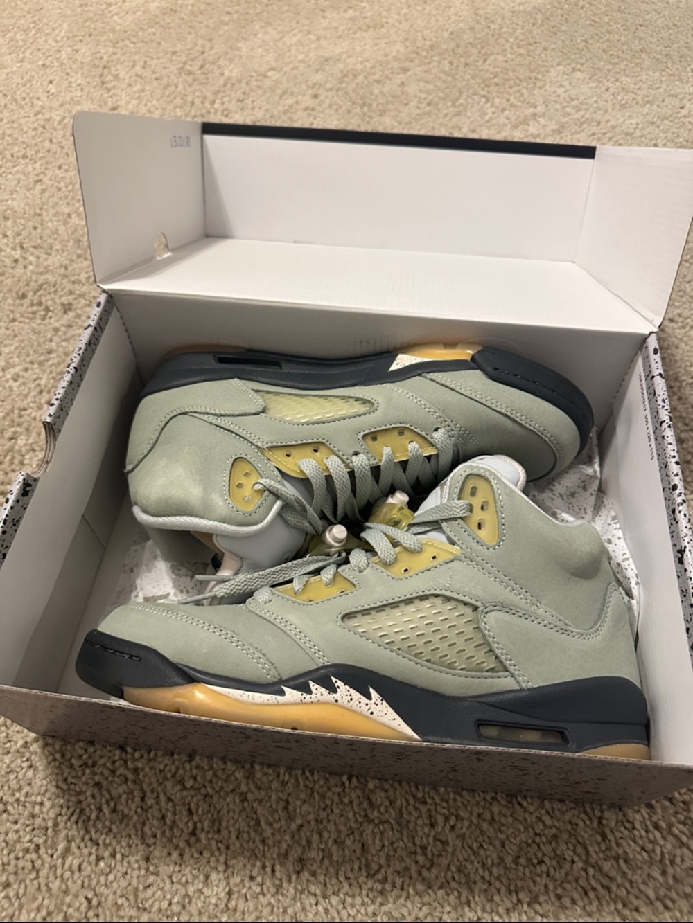 Nike Women's Sneakers in Light Green and Yellow